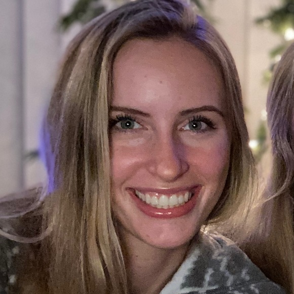 Meet your Posher, Brooke - Picture 1 of 1